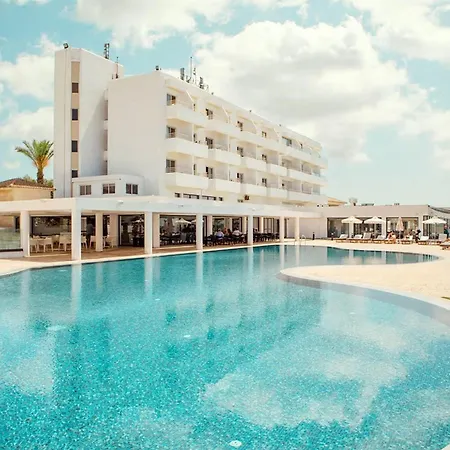 Piere - Anne Ayia Napa