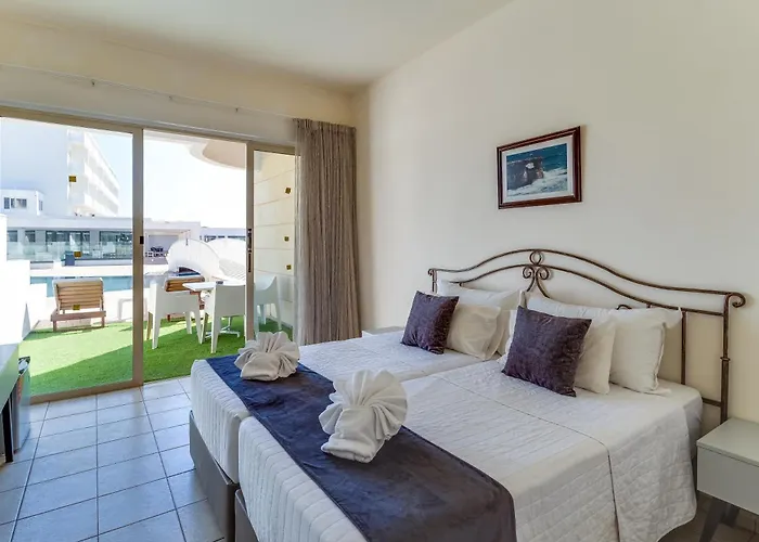 Piere - Anne Ayia Napa